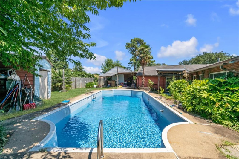 Photo 6 of 36 residential for sale in Norfolk virginia