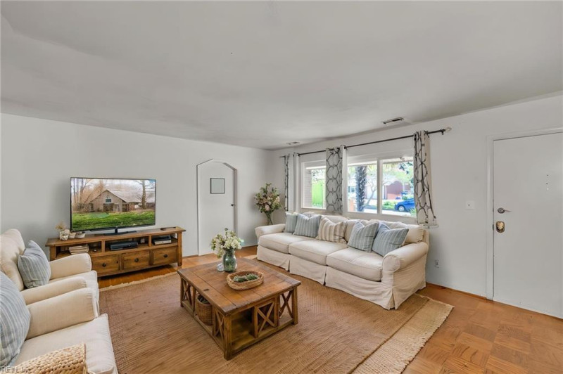 Photo 7 of 36 residential for sale in Norfolk virginia