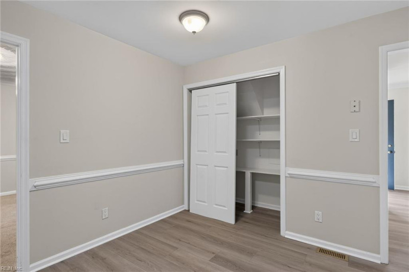 Photo 13 of 31 residential for sale in Chesapeake virginia