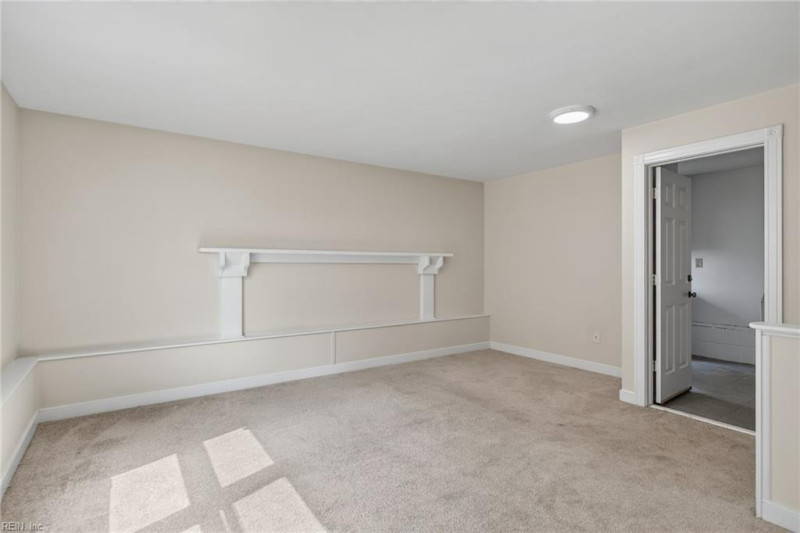 Photo 16 of 31 residential for sale in Chesapeake virginia