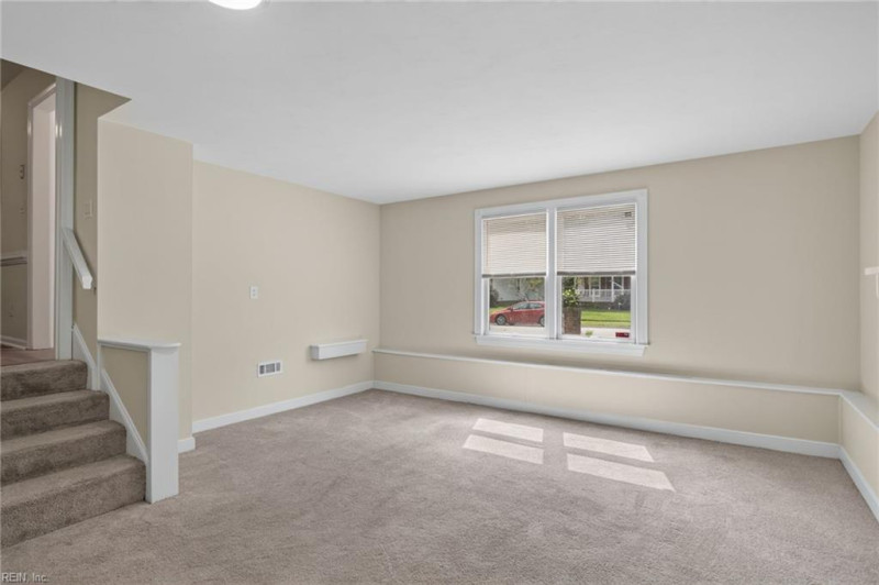 Photo 17 of 31 residential for sale in Chesapeake virginia