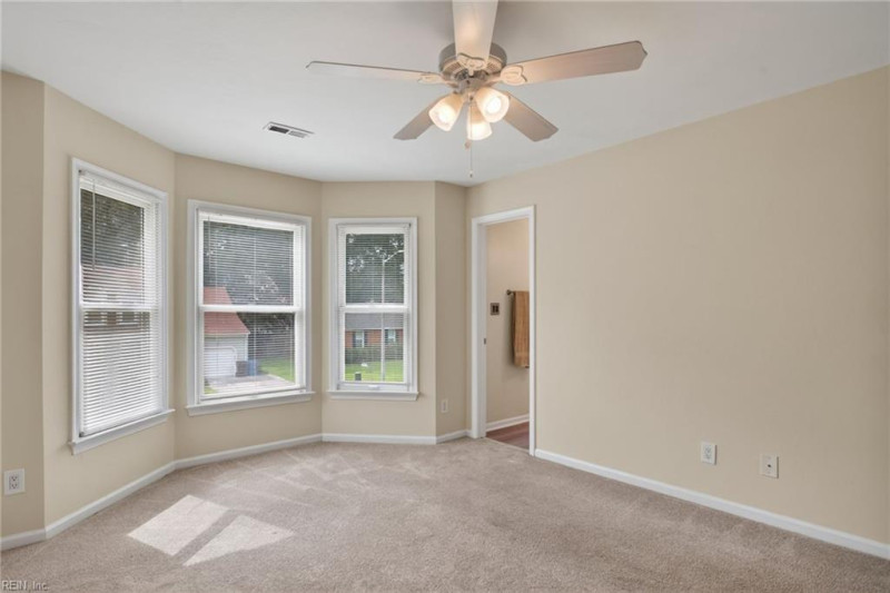 Photo 20 of 31 residential for sale in Chesapeake virginia