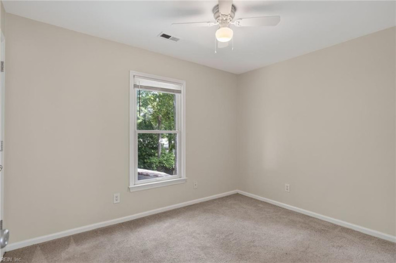 Photo 23 of 31 residential for sale in Chesapeake virginia