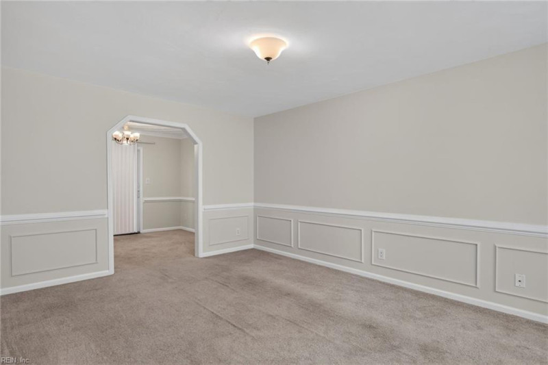 Photo 3 of 31 residential for sale in Chesapeake virginia