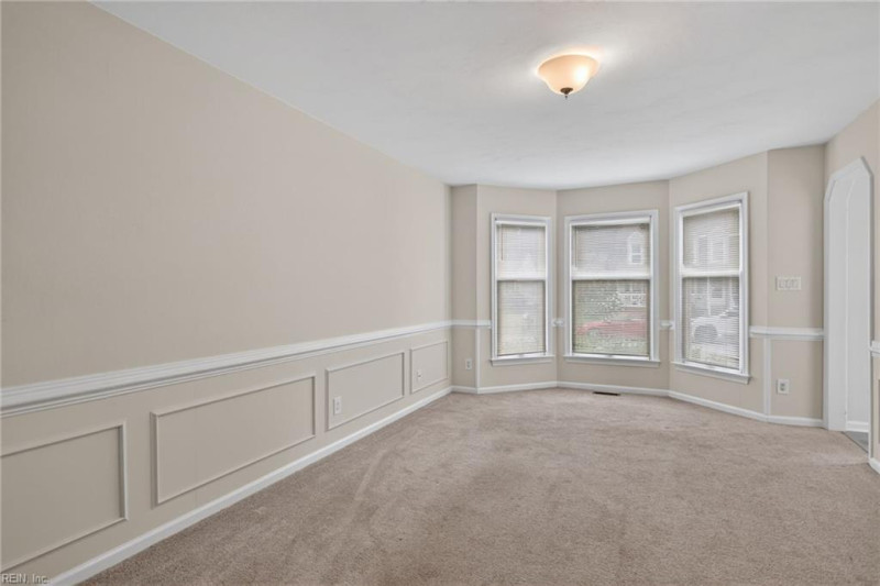 Photo 6 of 31 residential for sale in Chesapeake virginia