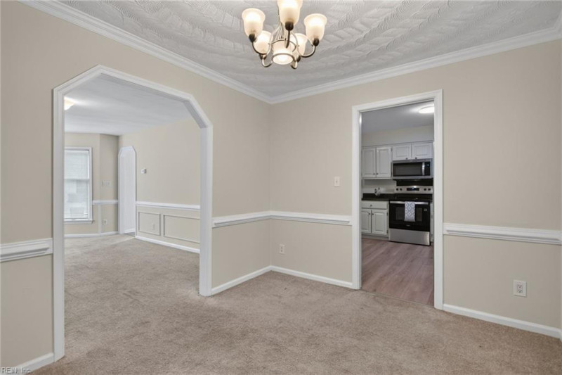 Photo 8 of 31 residential for sale in Chesapeake virginia