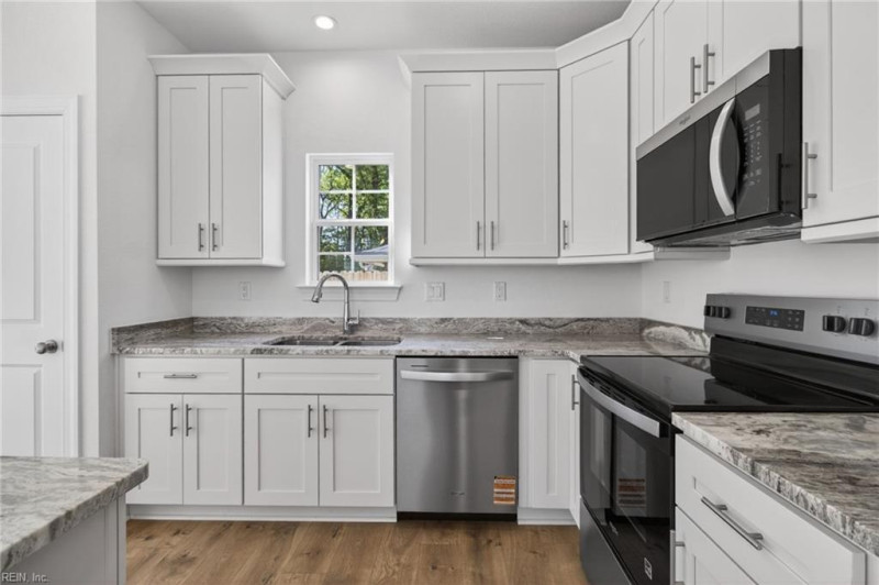 Photo 14 of 33 residential for sale in Virginia Beach virginia