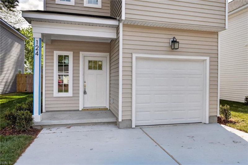 Photo 2 of 33 residential for sale in Virginia Beach virginia