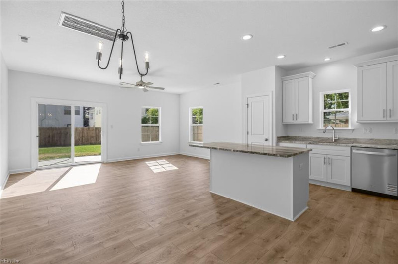 Photo 8 of 33 residential for sale in Virginia Beach virginia