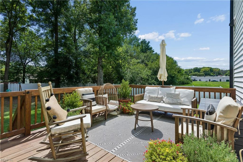 Photo 3 of 47 residential for sale in Poquoson virginia