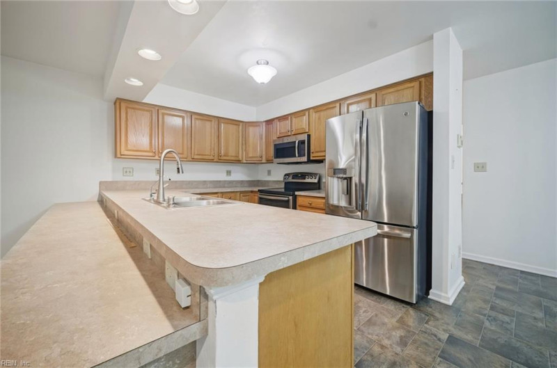 Photo 12 of 50 residential for sale in Chesapeake virginia