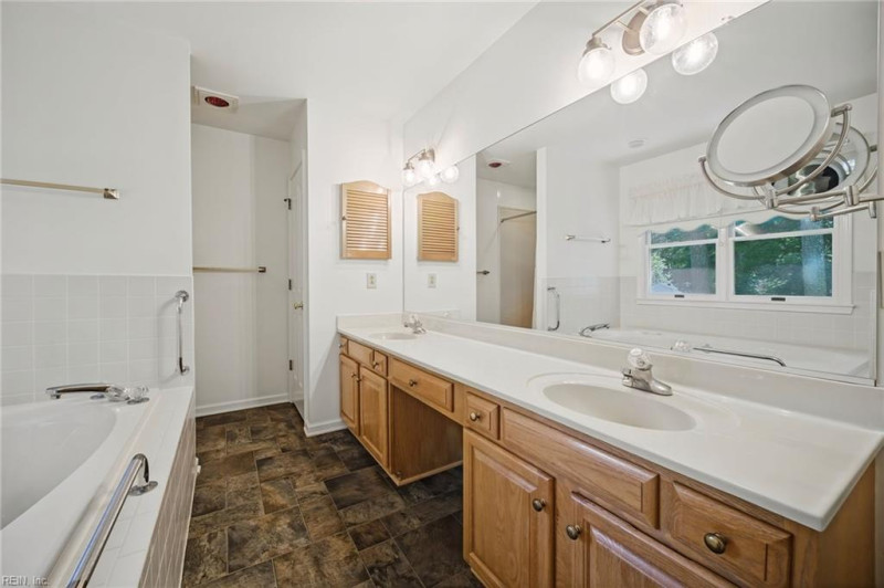 Photo 16 of 50 residential for sale in Chesapeake virginia