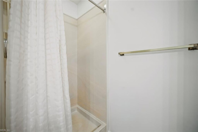 Photo 18 of 50 residential for sale in Chesapeake virginia