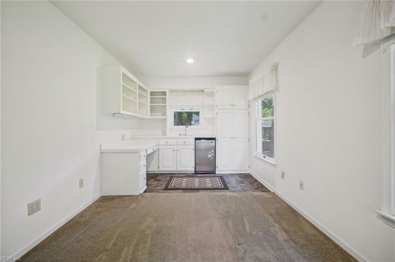 Photo 20 of 50 residential for sale in Chesapeake virginia