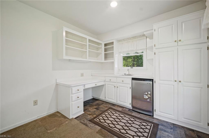 Photo 21 of 50 residential for sale in Chesapeake virginia
