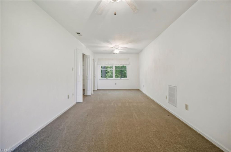 Photo 25 of 50 residential for sale in Chesapeake virginia