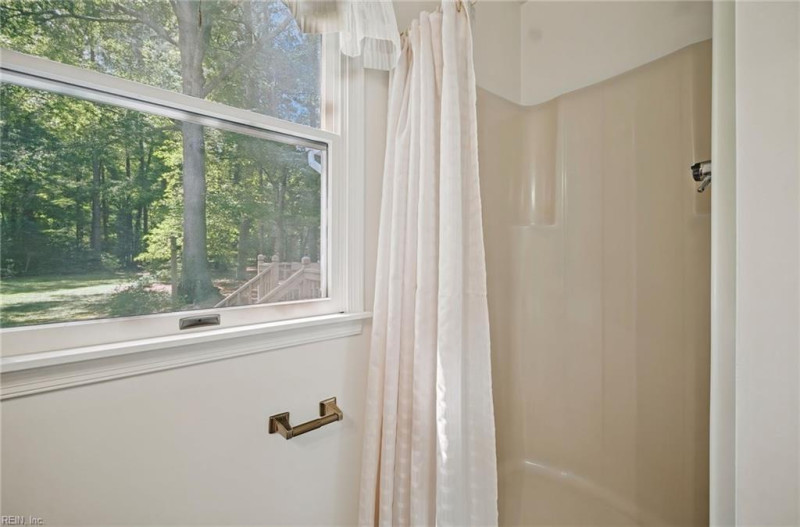 Photo 32 of 50 residential for sale in Chesapeake virginia
