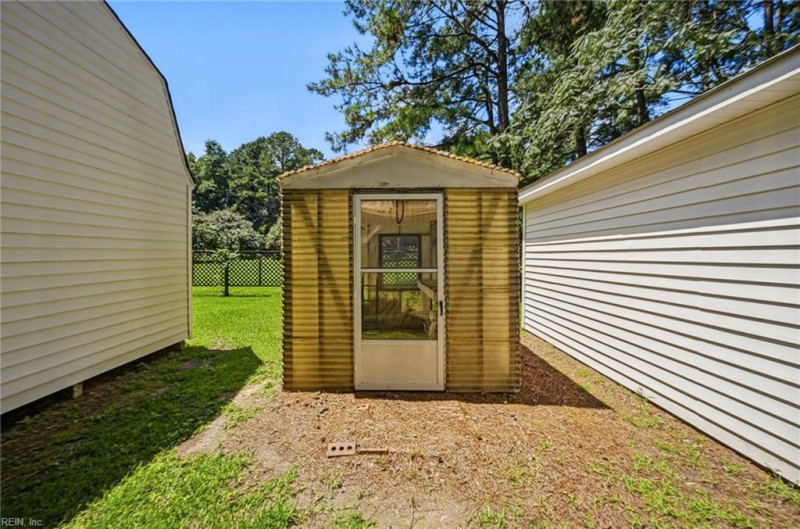Photo 45 of 50 residential for sale in Chesapeake virginia