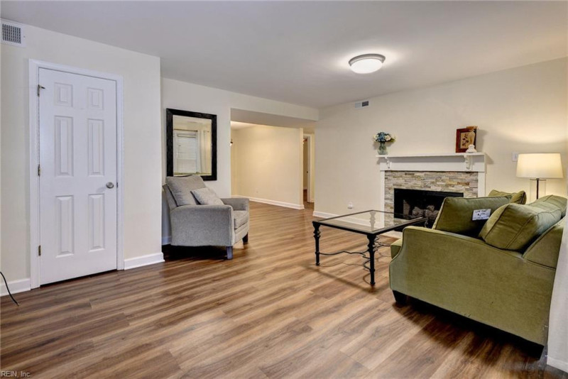 Photo 5 of 17 residential for sale in Williamsburg virginia