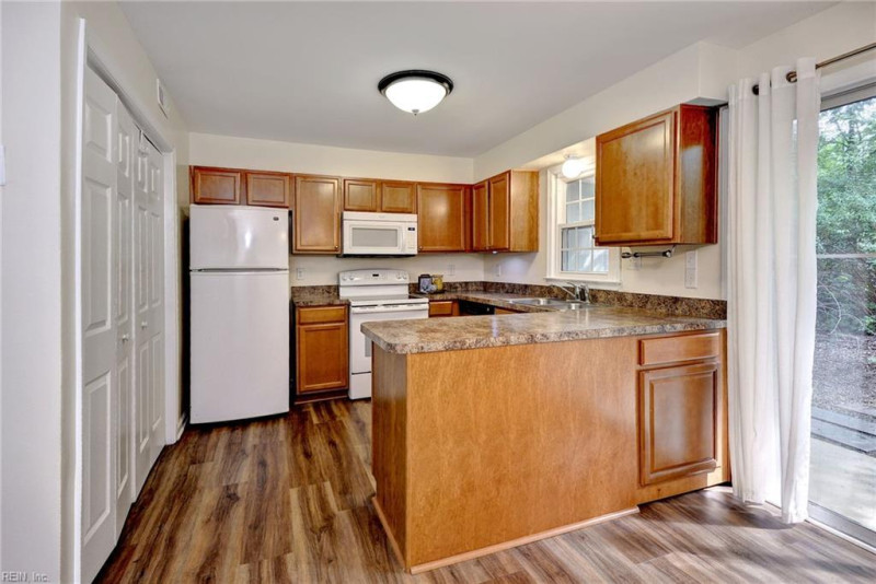 Photo 7 of 17 residential for sale in Williamsburg virginia