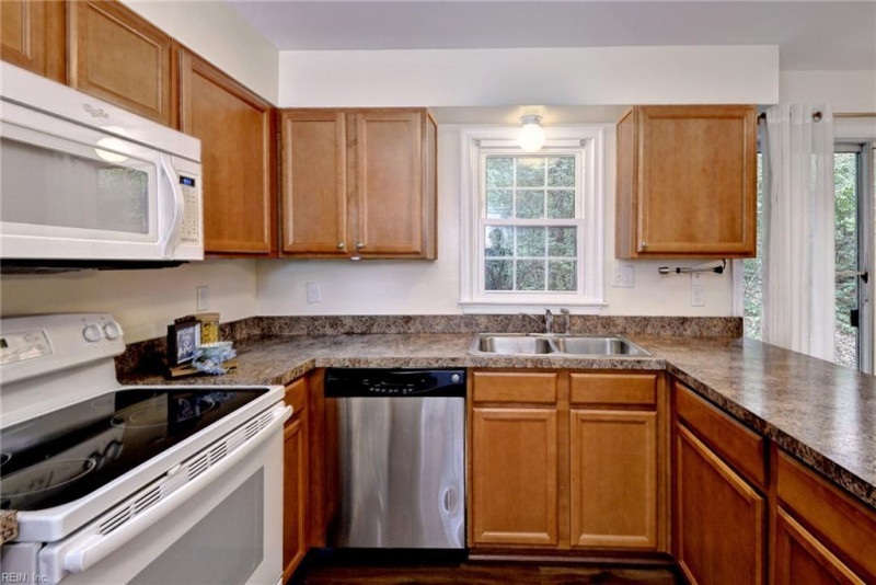 Photo 9 of 17 residential for sale in Williamsburg virginia