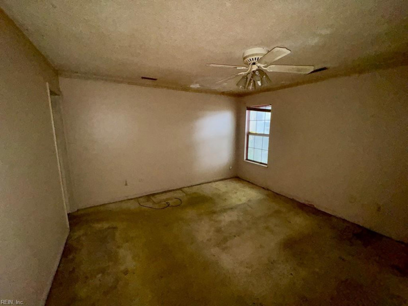 Photo 11 of 13 residential for sale in Virginia Beach virginia