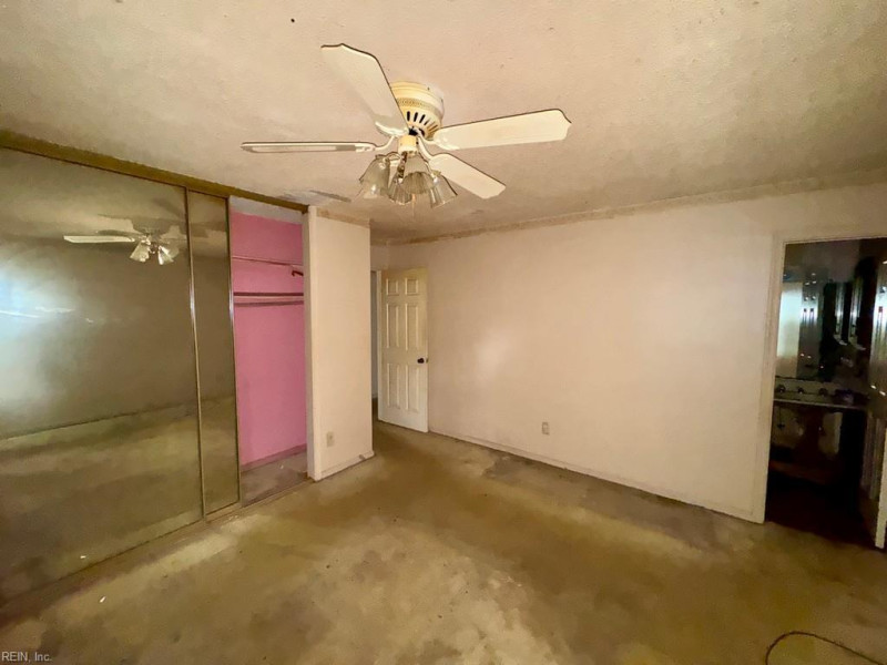 Photo 12 of 13 residential for sale in Virginia Beach virginia