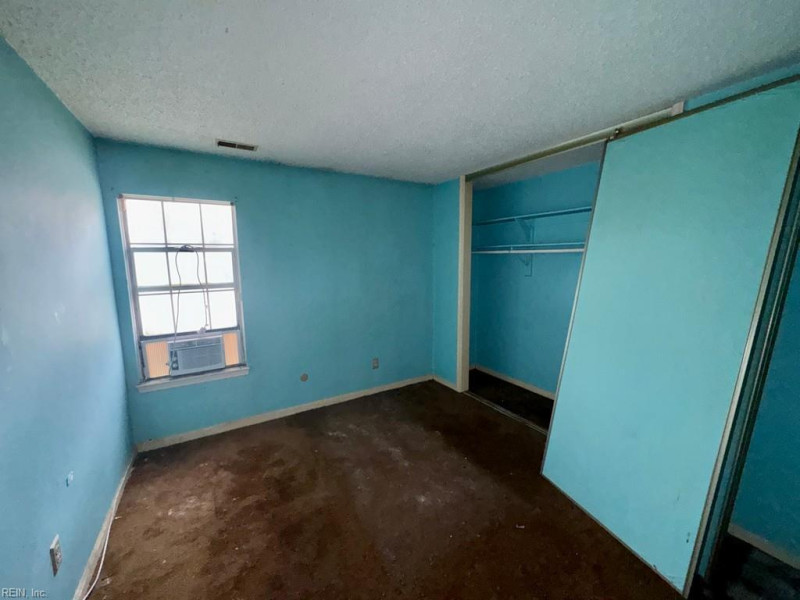Photo 7 of 13 residential for sale in Virginia Beach virginia