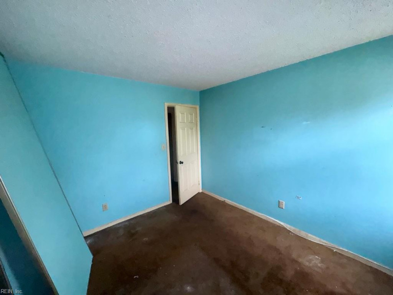 Photo 8 of 13 residential for sale in Virginia Beach virginia