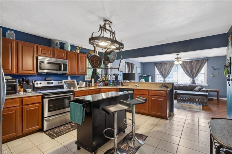 Photo 12 of 27 residential for sale in Portsmouth virginia