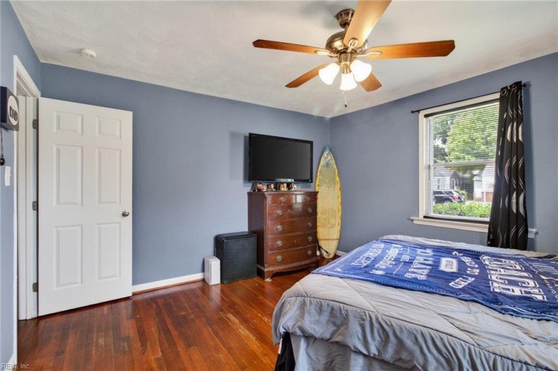 Photo 16 of 27 residential for sale in Portsmouth virginia