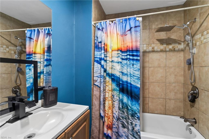 Photo 17 of 27 residential for sale in Portsmouth virginia