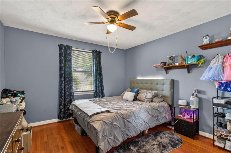 Photo 18 of 27 residential for sale in Portsmouth virginia