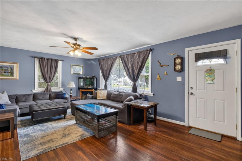 Photo 5 of 27 residential for sale in Portsmouth virginia