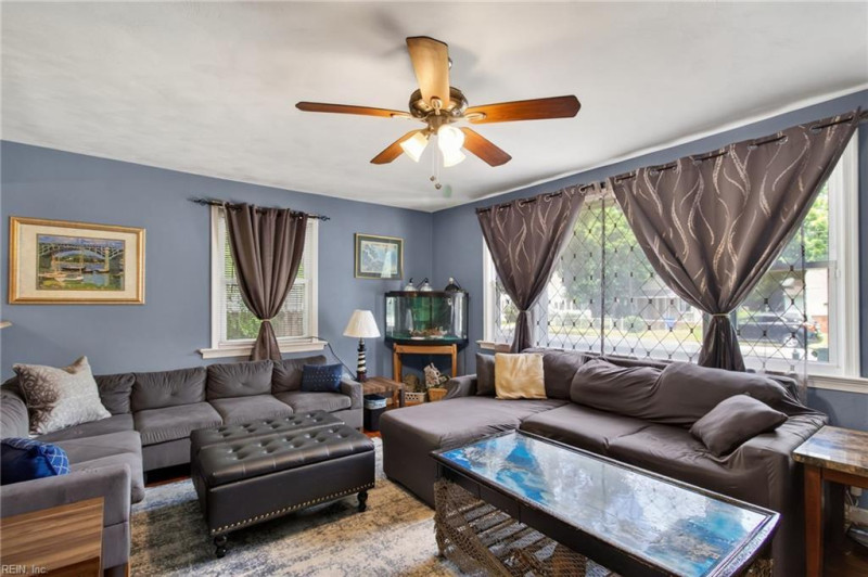 Photo 7 of 27 residential for sale in Portsmouth virginia