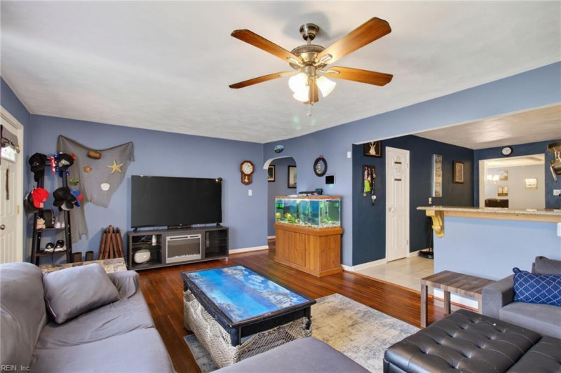 Photo 8 of 27 residential for sale in Portsmouth virginia