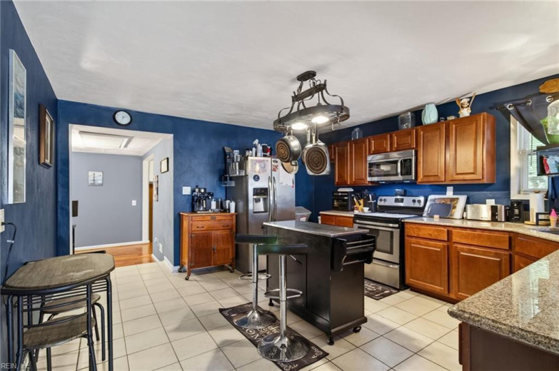 Photo 9 of 27 residential for sale in Portsmouth virginia