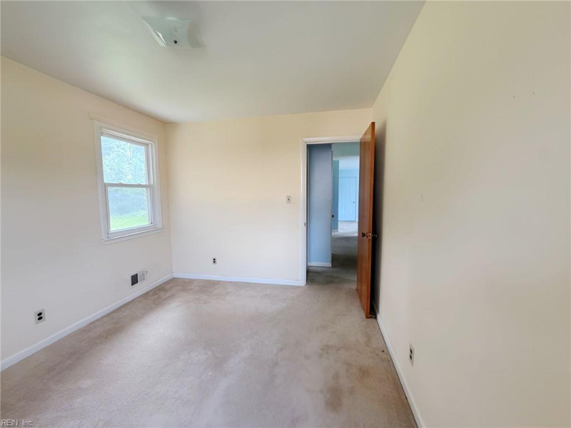 Photo 12 of 26 residential for sale in Chesapeake virginia