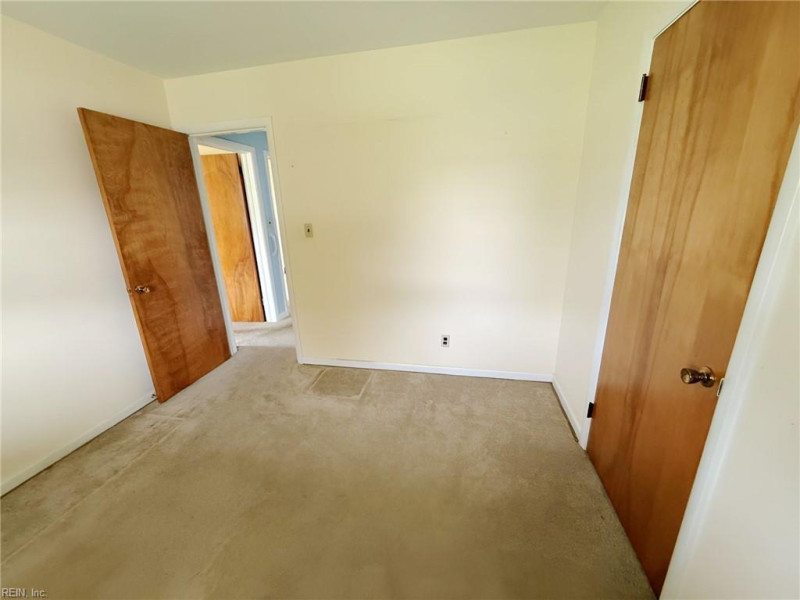 Photo 20 of 26 residential for sale in Chesapeake virginia