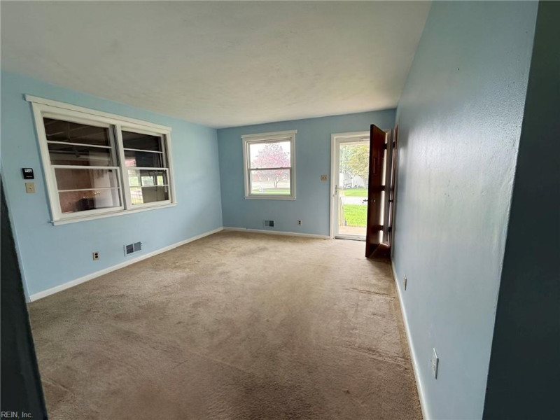 Photo 3 of 26 residential for sale in Chesapeake virginia