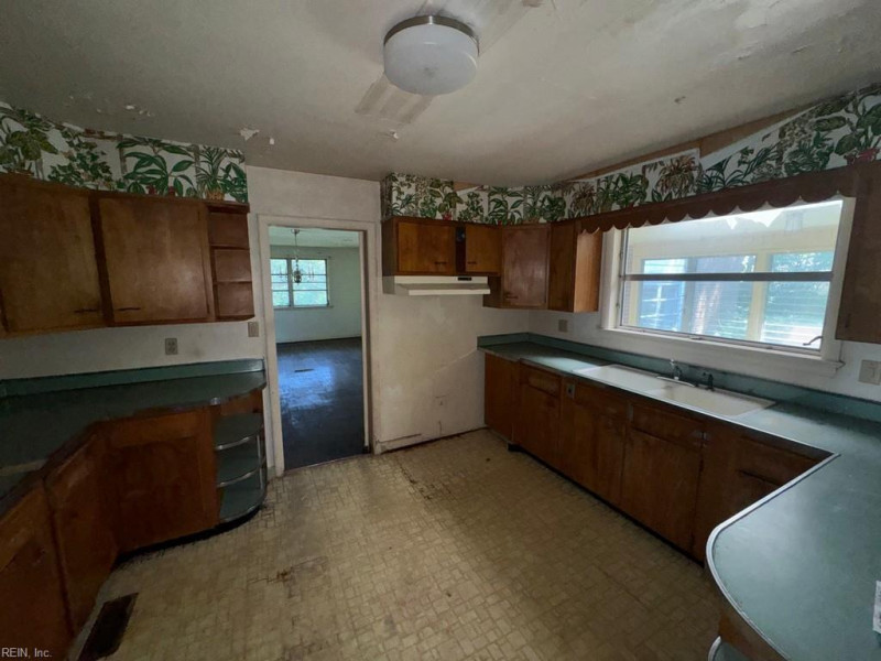 Photo 12 of 28 residential for sale in Norfolk virginia Photo 12 of 28 residential for sale in Norfolk virginia