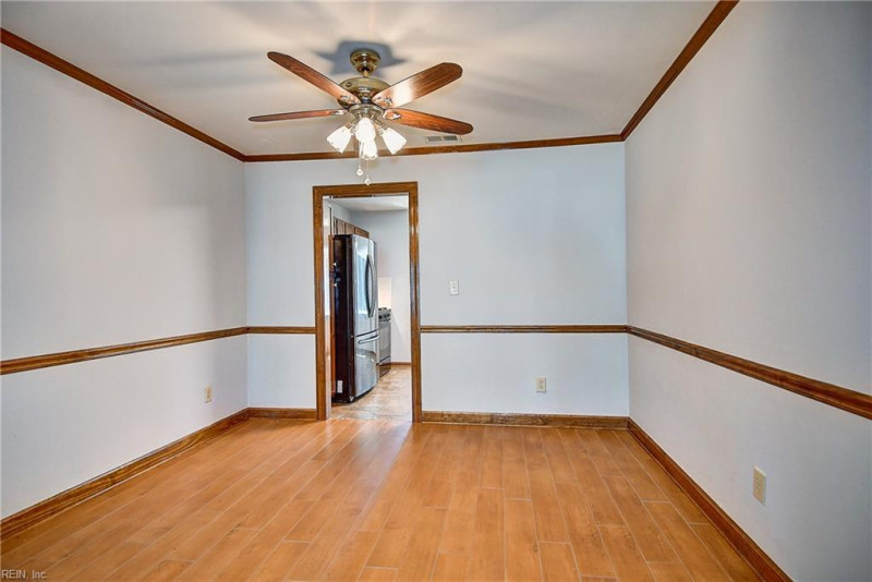 Photo 11 of 47 residential for sale in Virginia Beach virginia