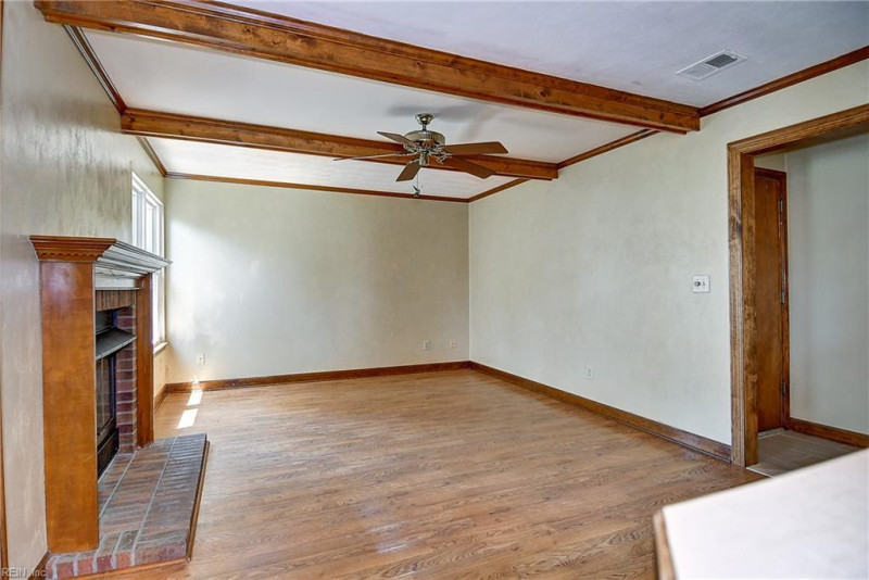 Photo 12 of 47 residential for sale in Virginia Beach virginia