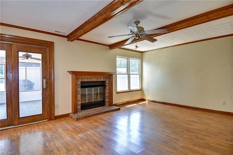 Photo 13 of 47 residential for sale in Virginia Beach virginia