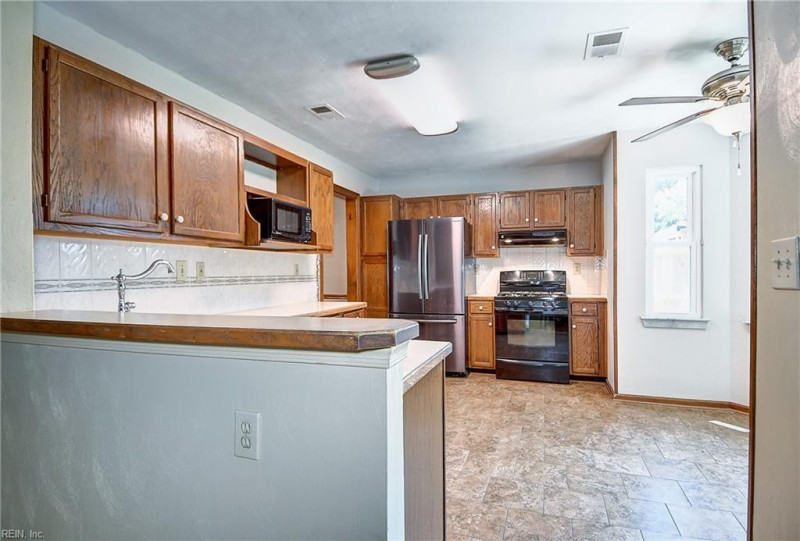 Photo 16 of 47 residential for sale in Virginia Beach virginia