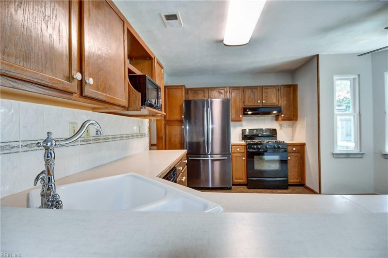 Photo 18 of 47 residential for sale in Virginia Beach virginia