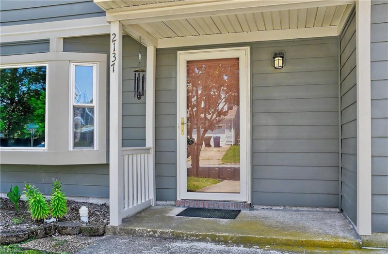 Photo 4 of 47 residential for sale in Virginia Beach virginia