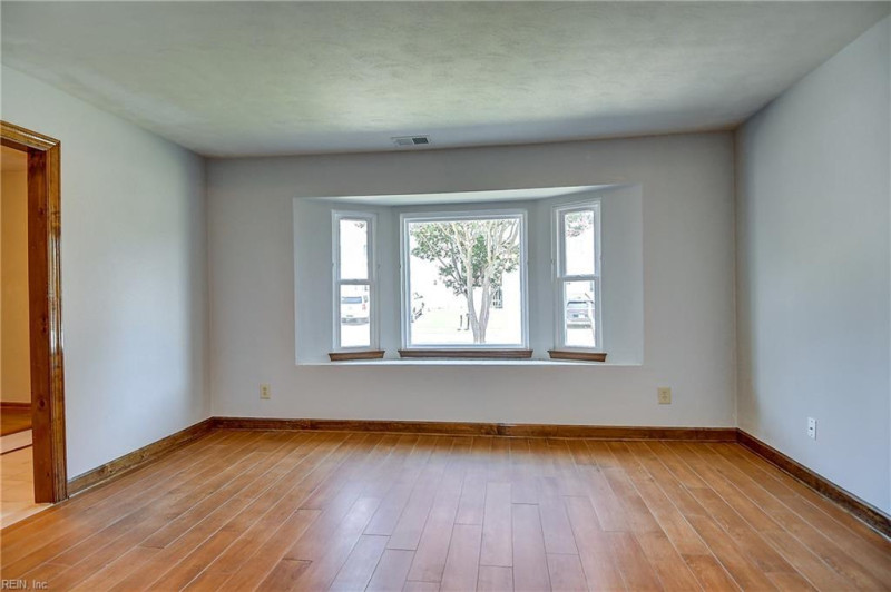 Photo 6 of 47 residential for sale in Virginia Beach virginia