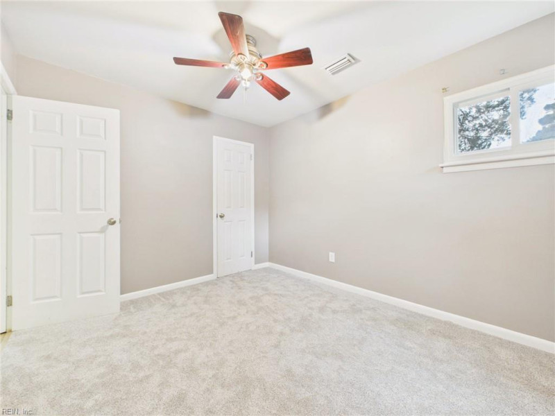 Photo 14 of 43 residential for sale in Virginia Beach virginia