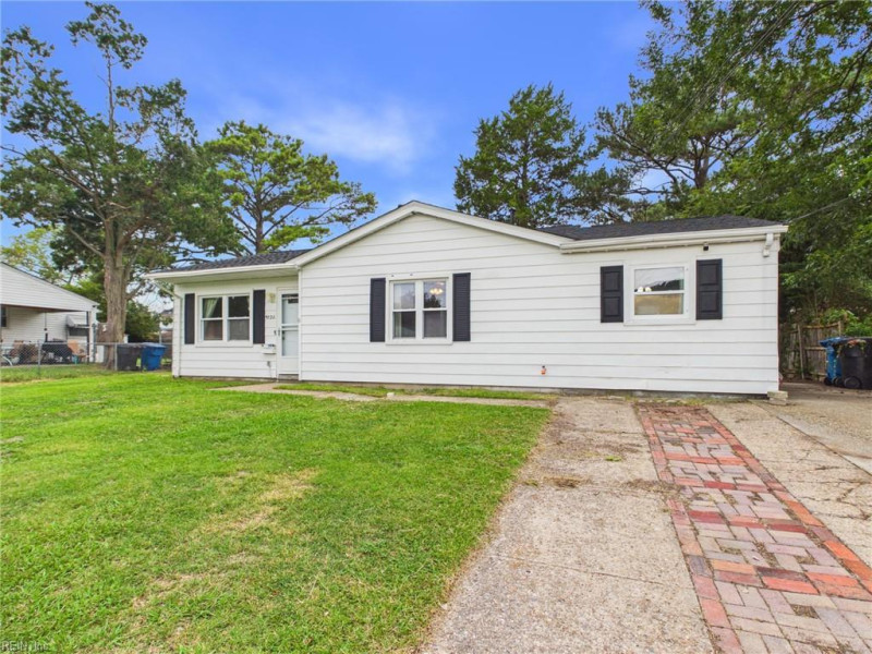 Photo 4 of 43 residential for sale in Virginia Beach virginia